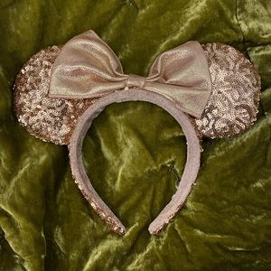 Disney Park’s Rose Gold Minnie Mouse Sequin Ear Headband